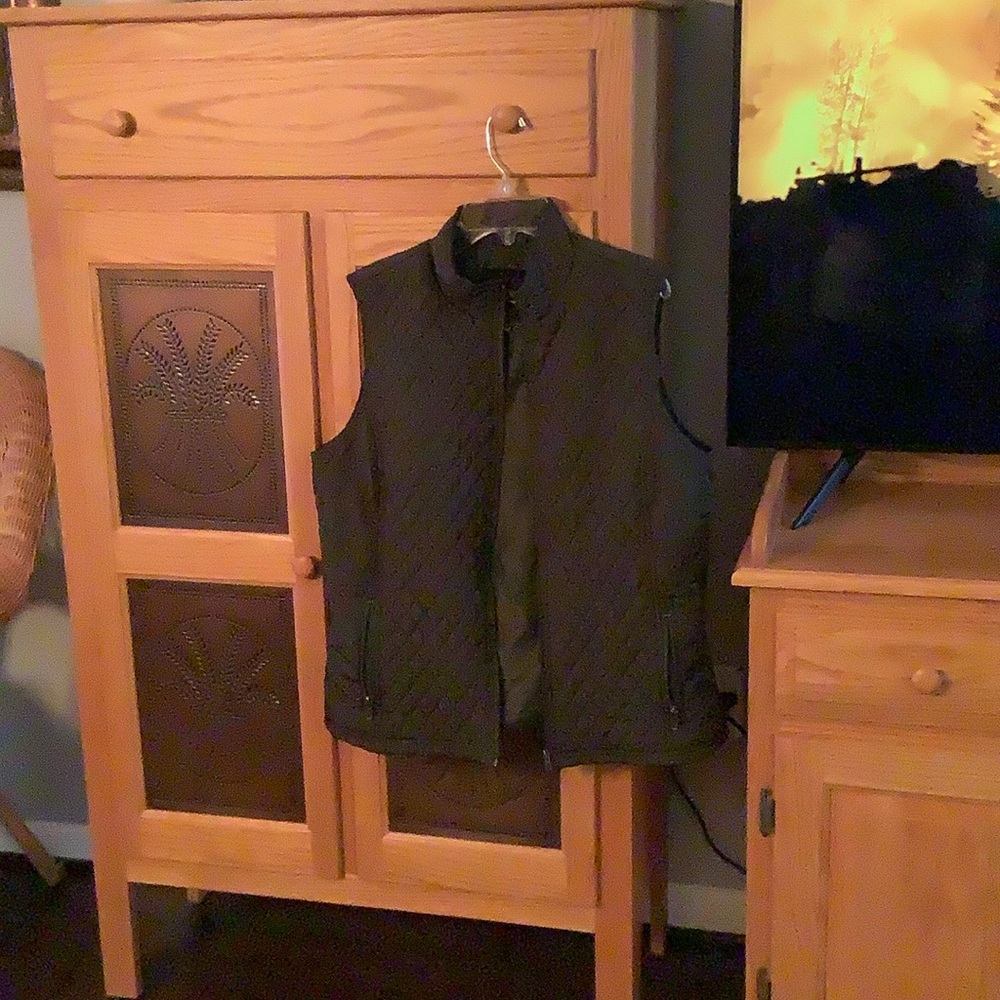 Relativity womens vest, size L